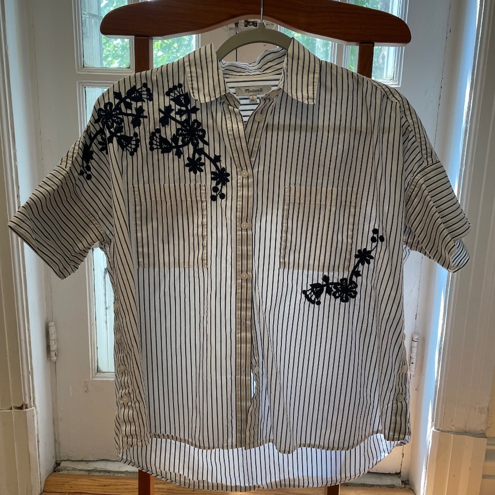Madewell embroidered collared short sleeve shirt size S